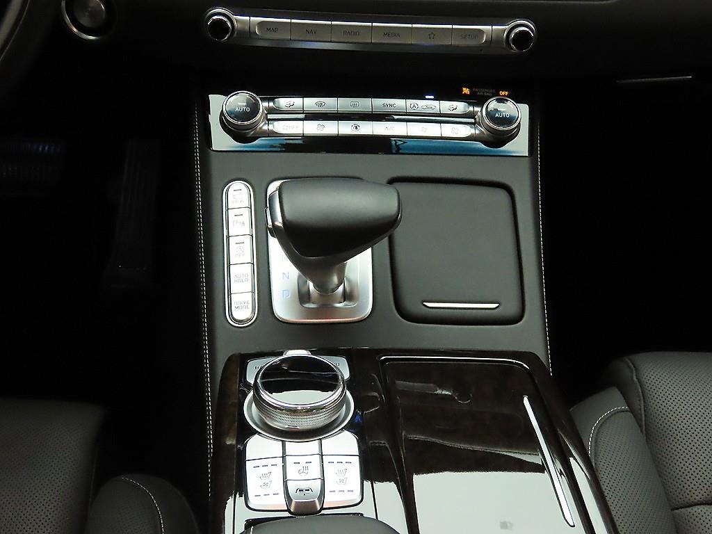 Genesis G90 - Vista 11