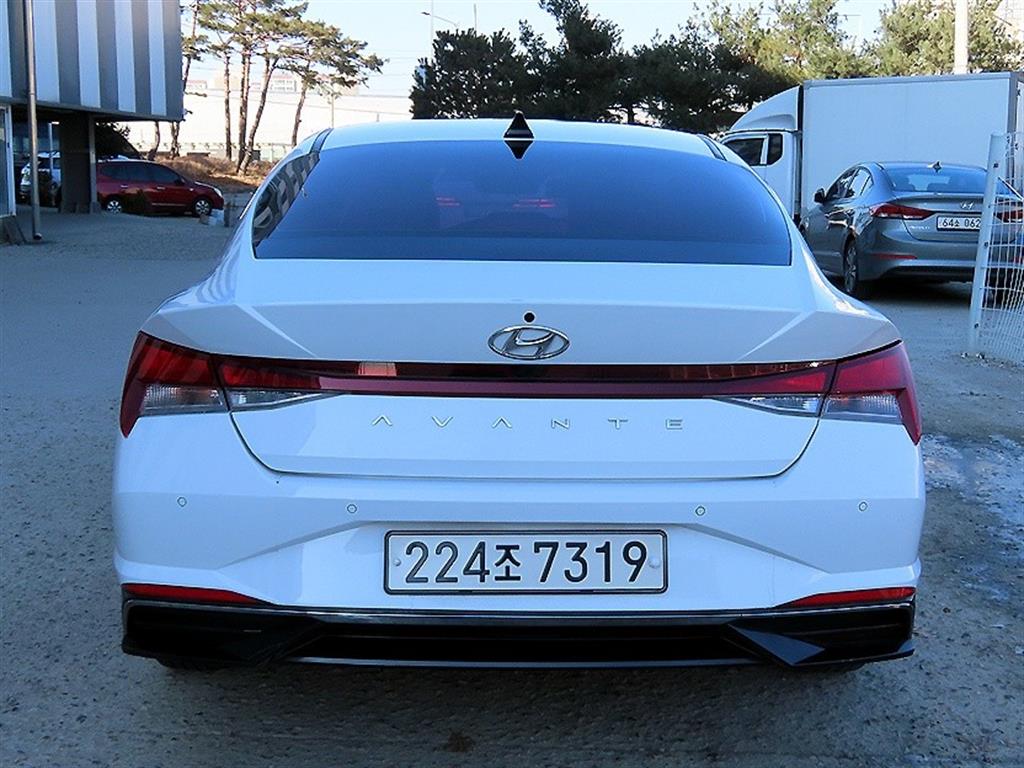 HYUNDAI Avante - Vista 4