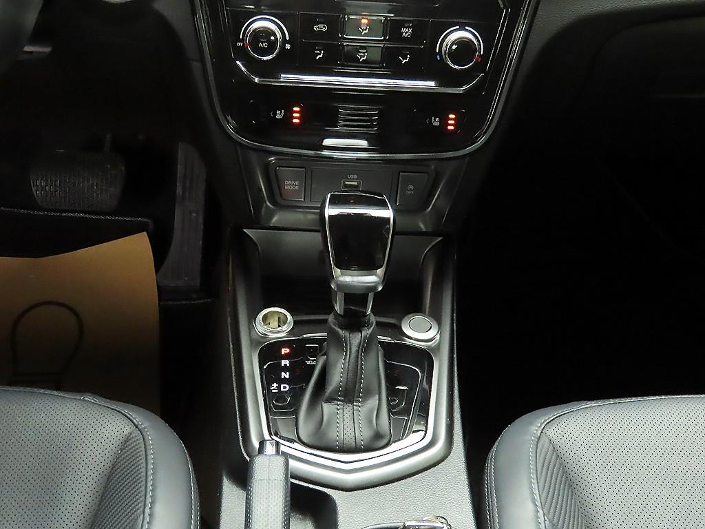 Ssangyong Tivoli - Vista 10