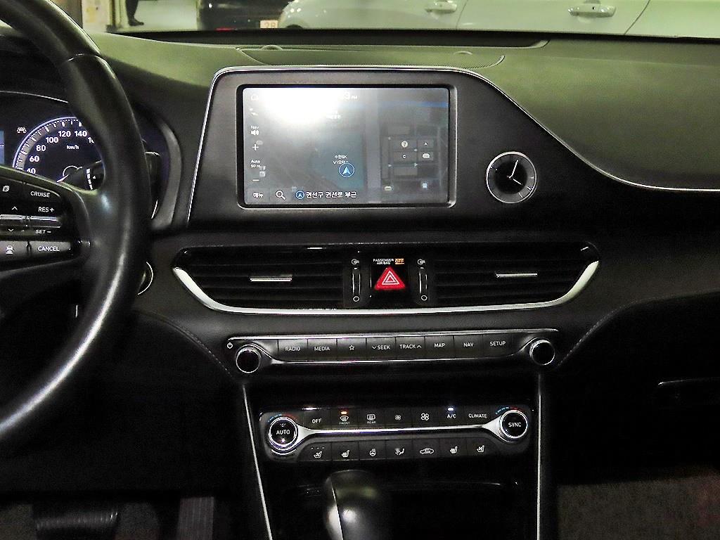 HYUNDAI Grandeur - Vista 11