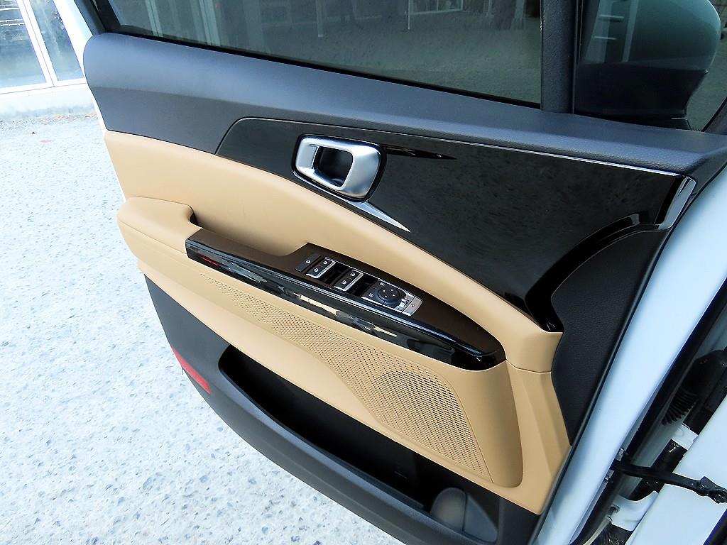 KIA Carnival - Vista 11