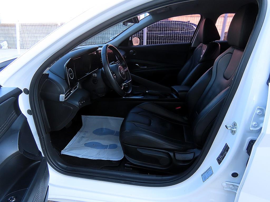 HYUNDAI Avante - Vista 5