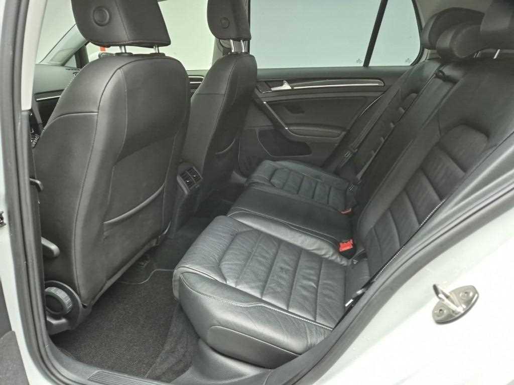 Volkswagen Golf - Vista 12