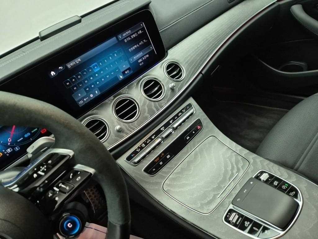 Mercedes Benz E class - Vista 10