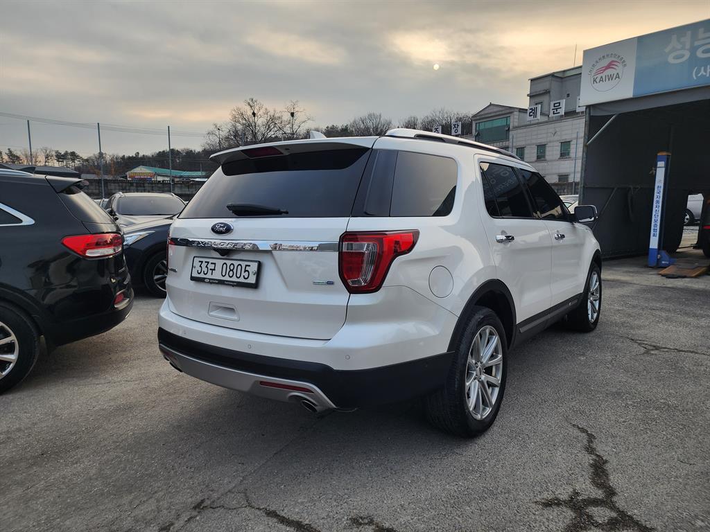 Ford Explorer - Vista 4