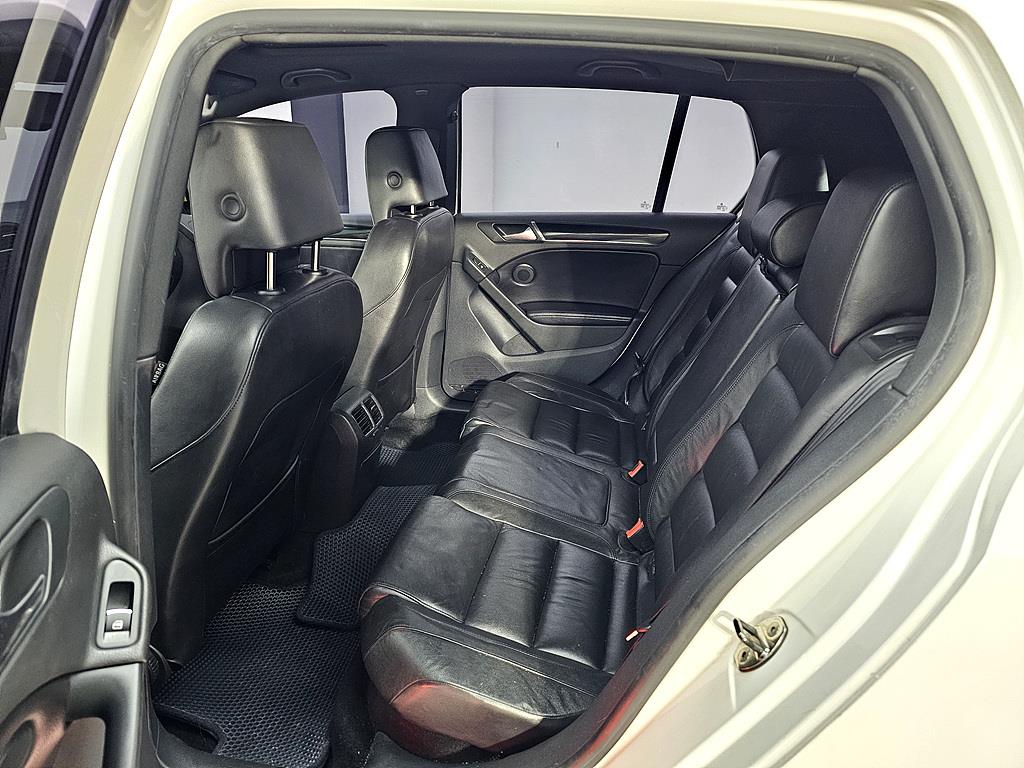 Volkswagen Golf - Vista 9