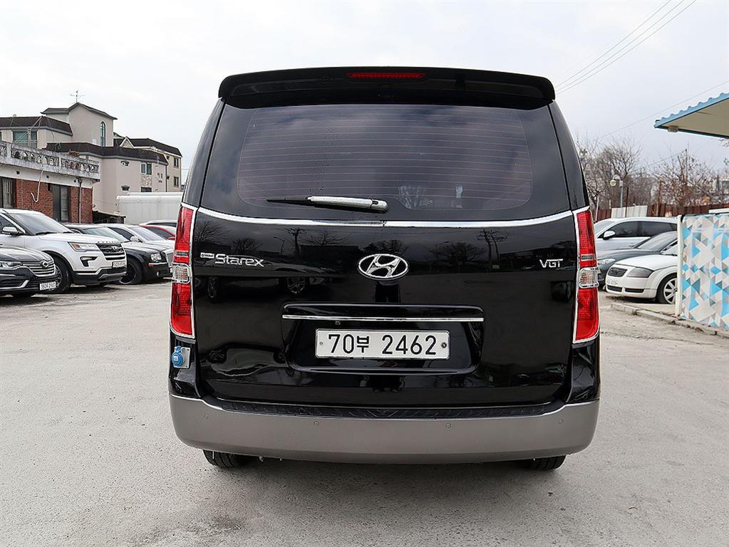 HYUNDAI Starex - Vista 7