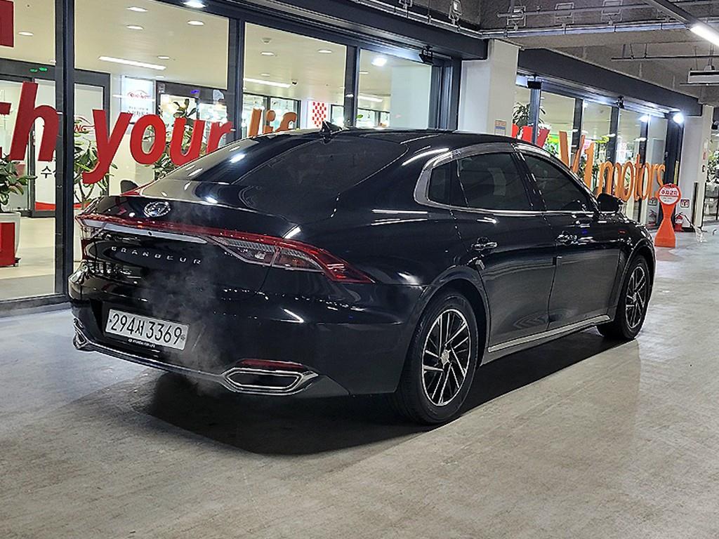 HYUNDAI Grandeur - Vista 4