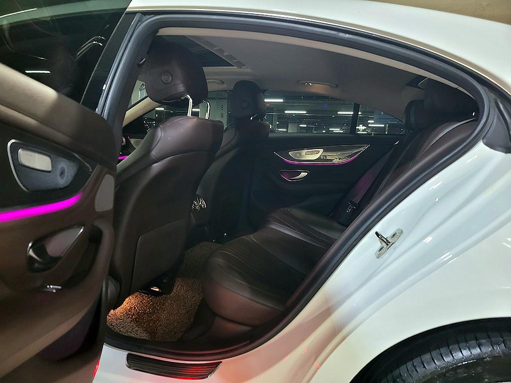 Mercedes Benz CLS Class - Vista 8