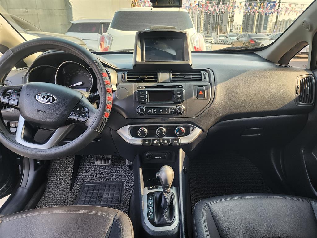 KIA Pride - Vista 11