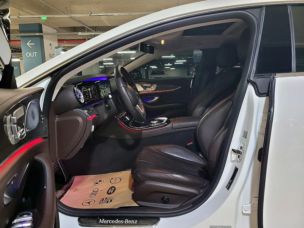 Mercedes Benz CLS Class - Vista 7