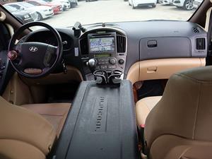 HYUNDAI Starex - Vista 10