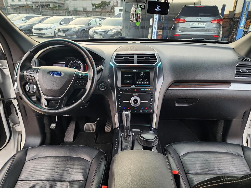 Ford Explorer - Vista 11