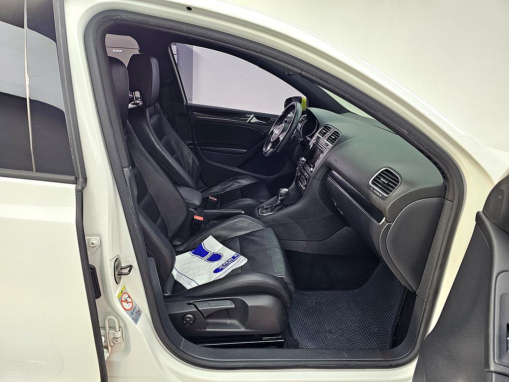 Volkswagen Golf - Vista 11