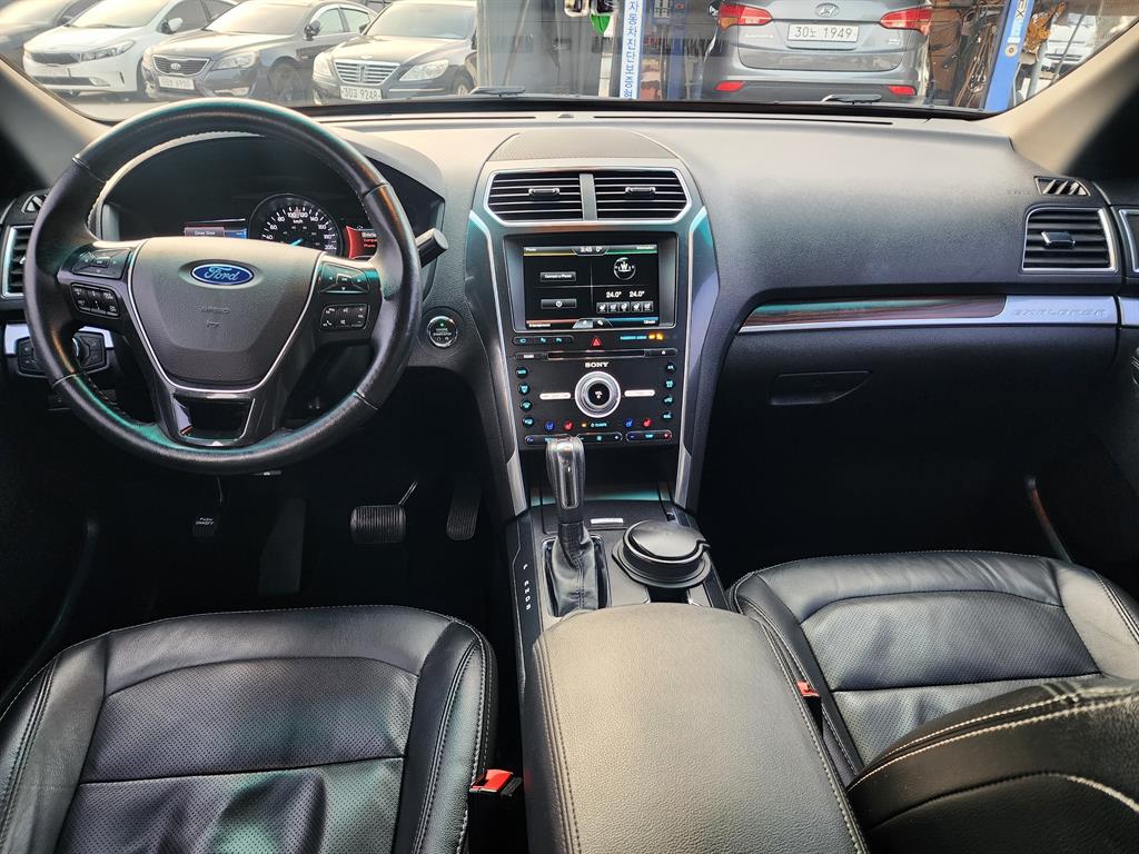 Ford Explorer - Vista 6