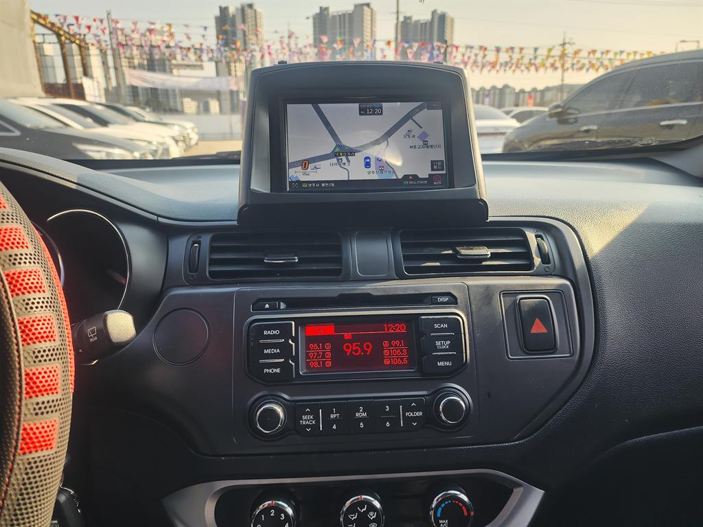 KIA Pride - Vista 9