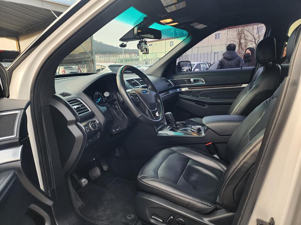 Ford Explorer - Vista 8