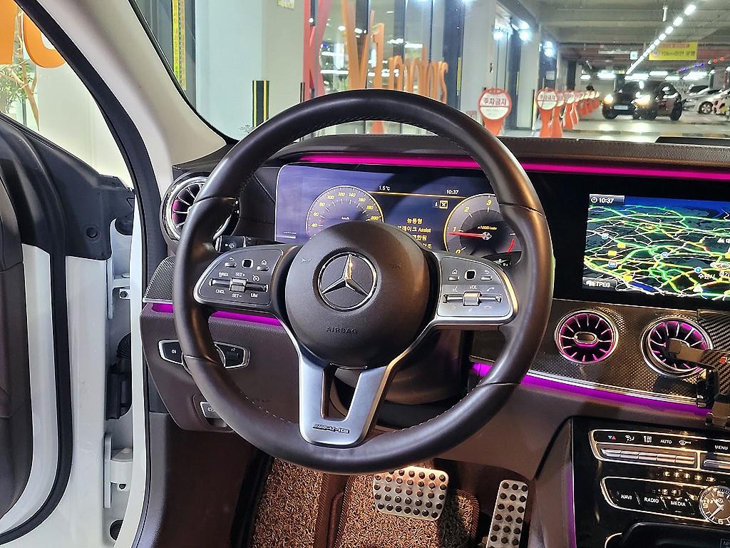 Mercedes Benz CLS Class - Vista 9