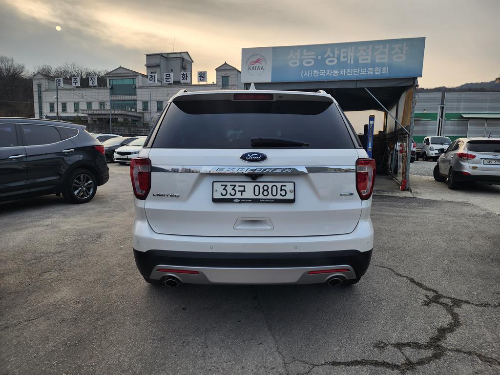 Ford Explorer - Vista 5