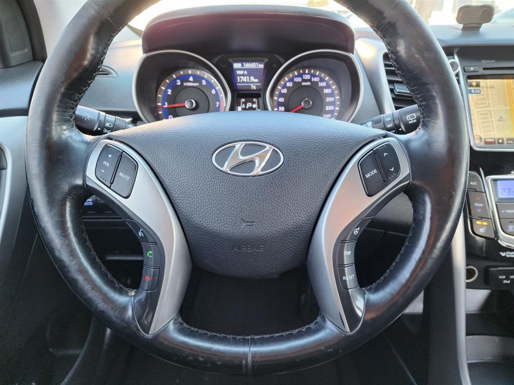 HYUNDAI i30 - Vista 10