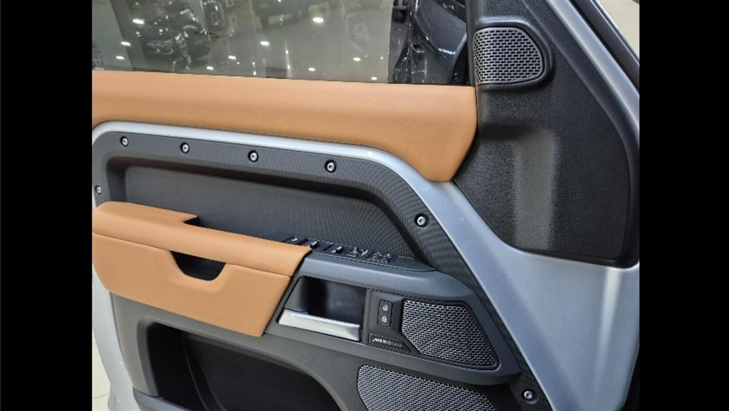 Land Rover Defender - Vista 10