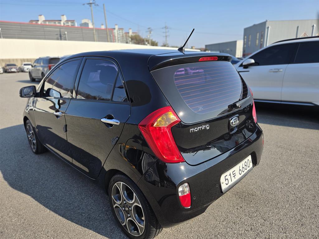 KIA Morning - Vista 5