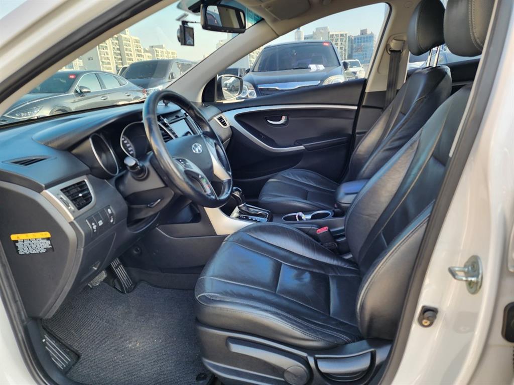 HYUNDAI i30 - Vista 8