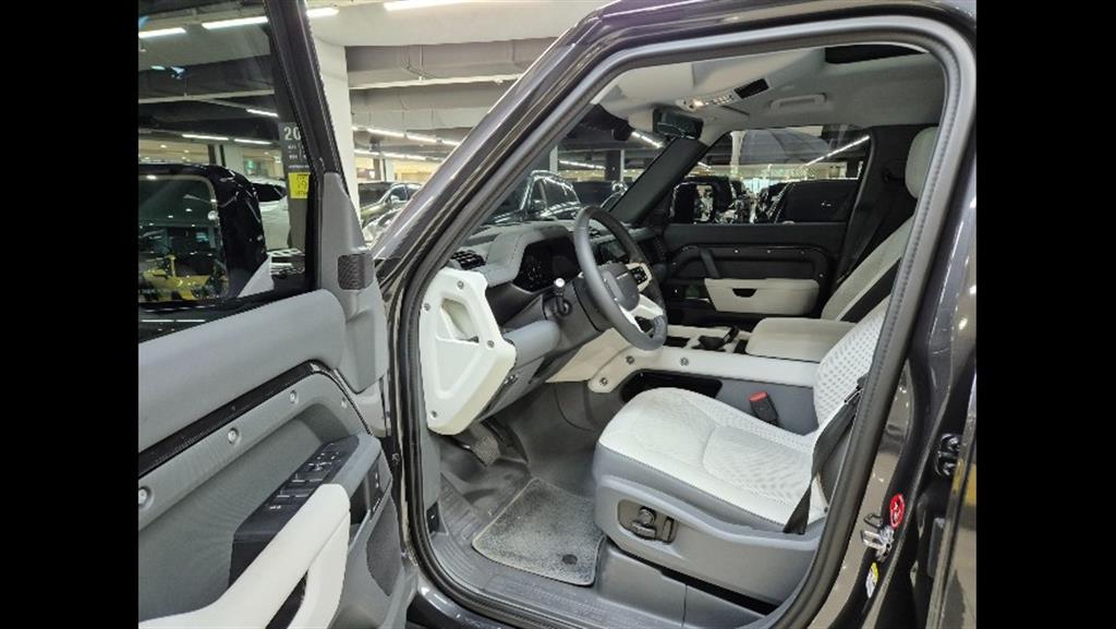 Land Rover Defender - Vista 8