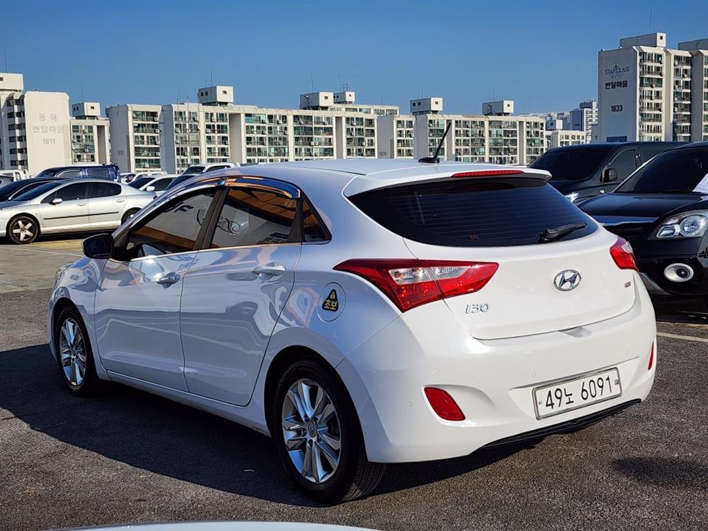 HYUNDAI i30 - Vista 4