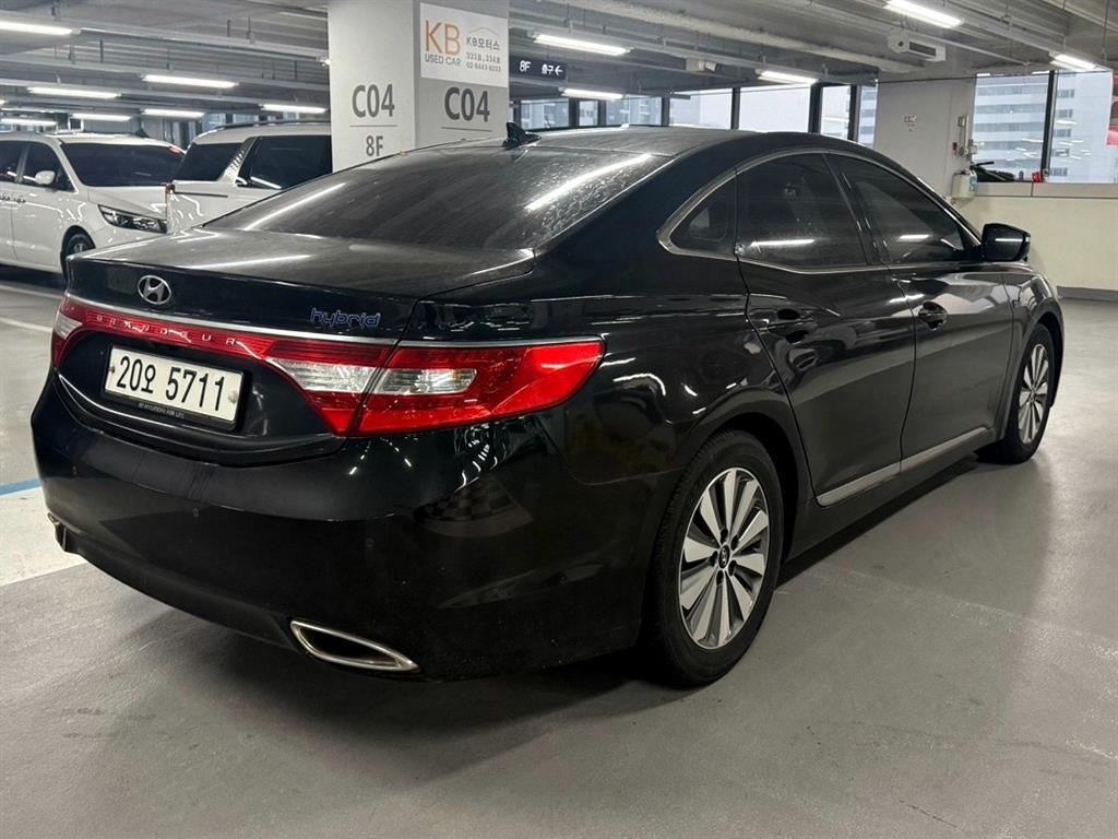 HYUNDAI Grandeur - Vista 4