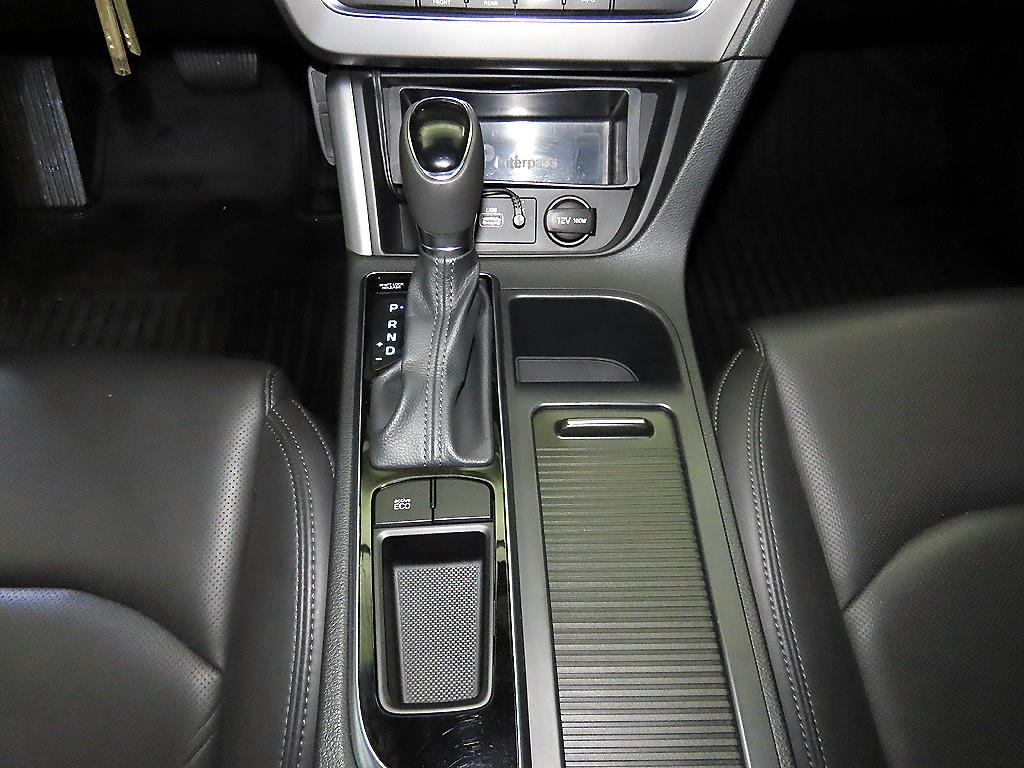 HYUNDAI Sonata - Vista 12