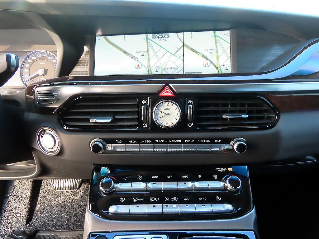 Genesis EQ900 - Vista 12