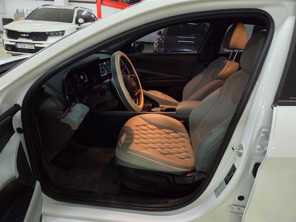 HYUNDAI Avante - Vista 6