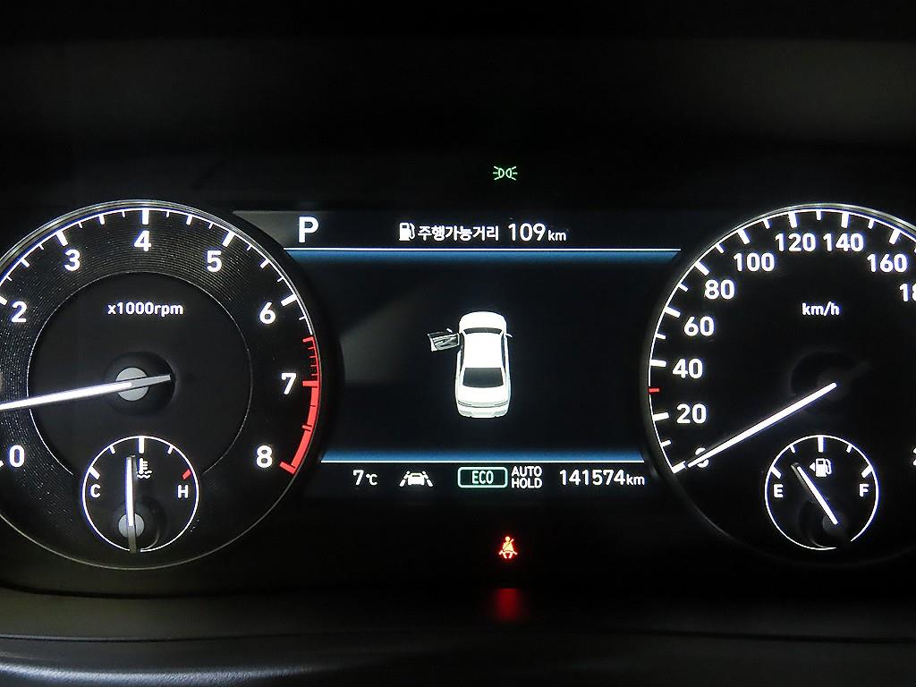 Genesis G90 - Vista 9