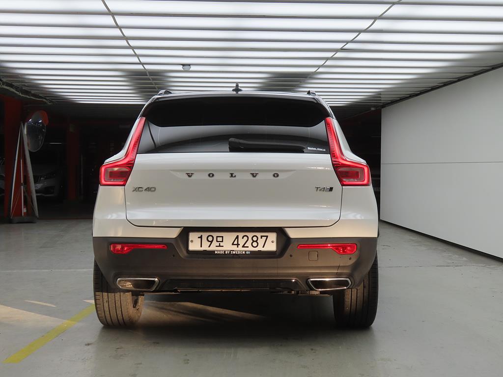 Volvo XC40 - Vista 3