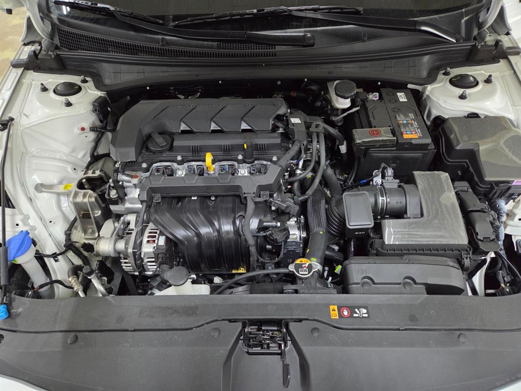 HYUNDAI Avante 2024 Blanco - Importación desde Corea - HF Imports Iquique - Foto 18