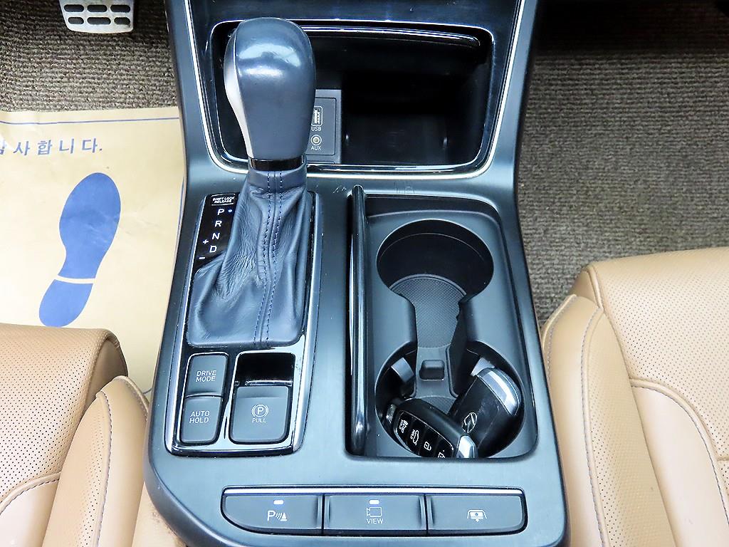 HYUNDAI Grandeur - Vista 10