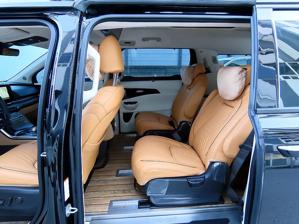 KIA Carnival - Vista 6