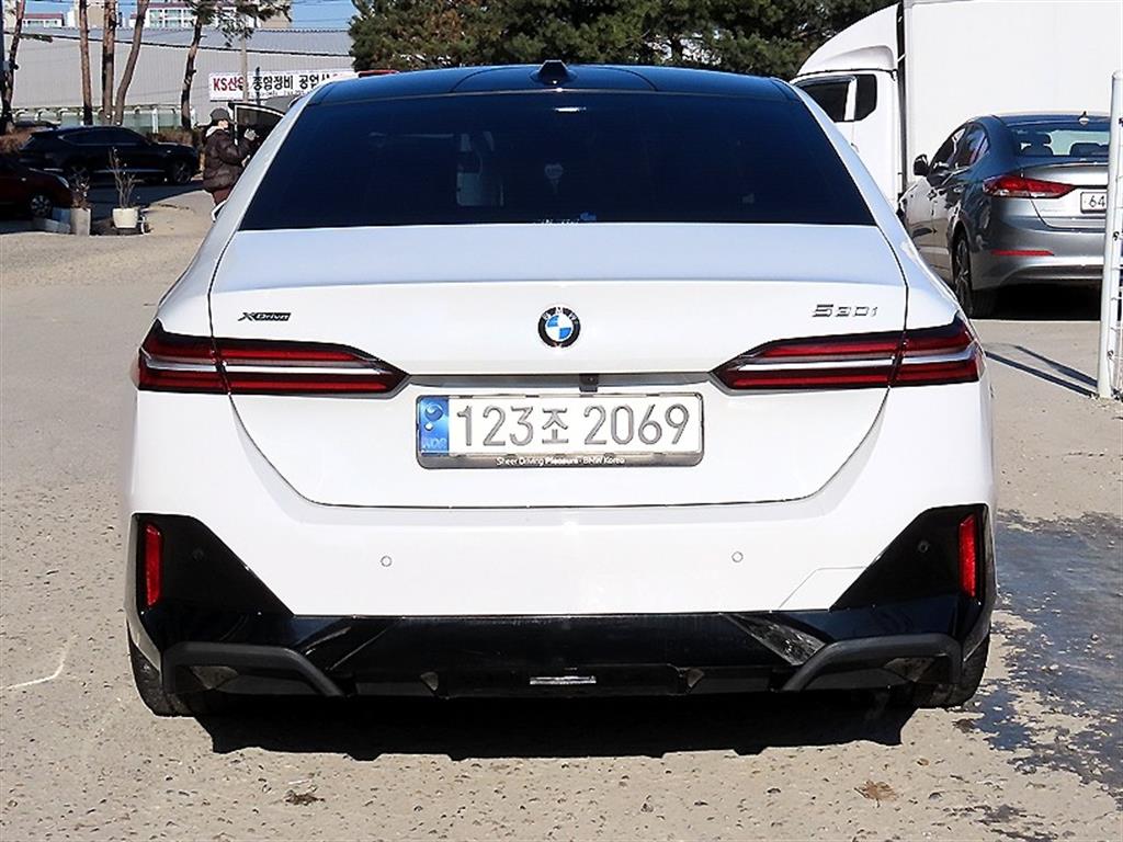 BMW 5 Series - Vista 4