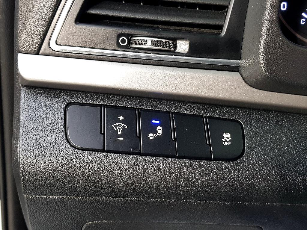 HYUNDAI Avante - Vista 12