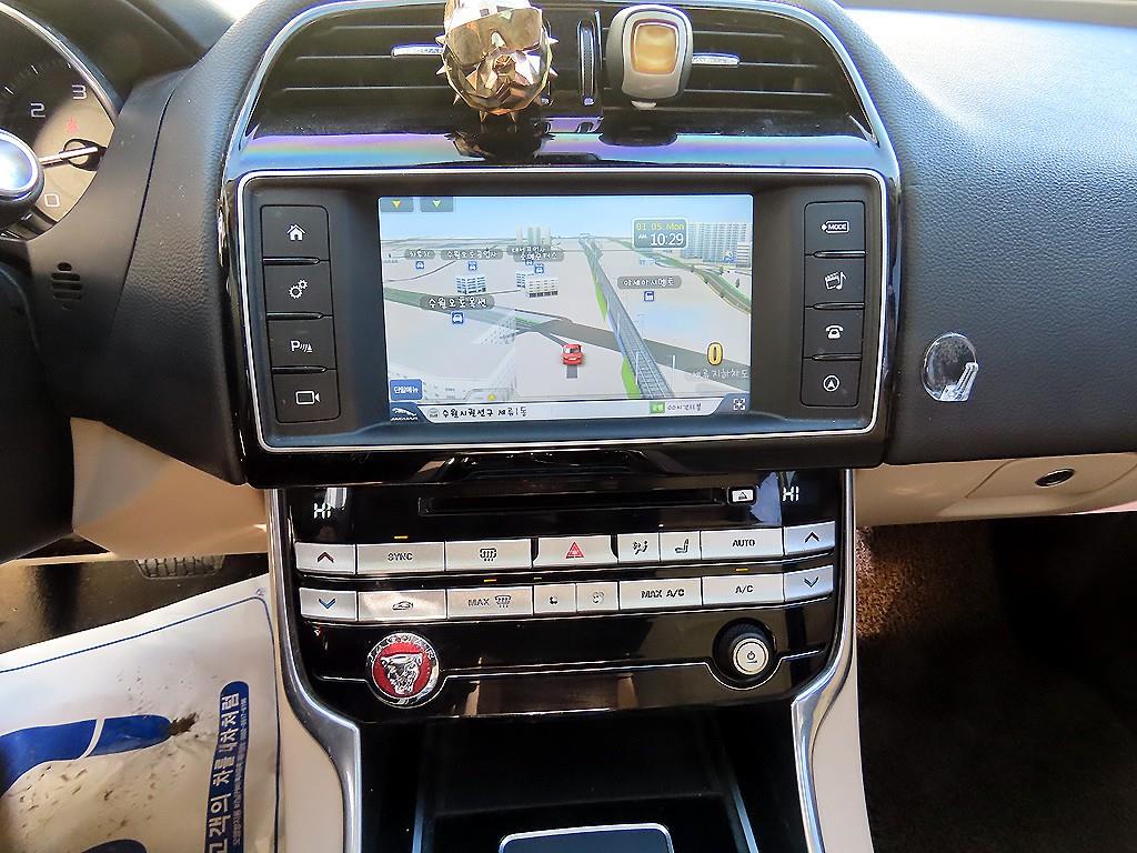 Jaguar XE 2016 Blanco - Importación desde Corea - HF Imports Iquique - Foto 13