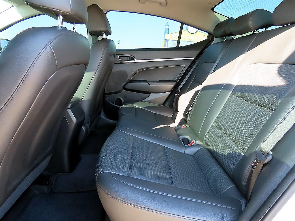 HYUNDAI Avante - Vista 6