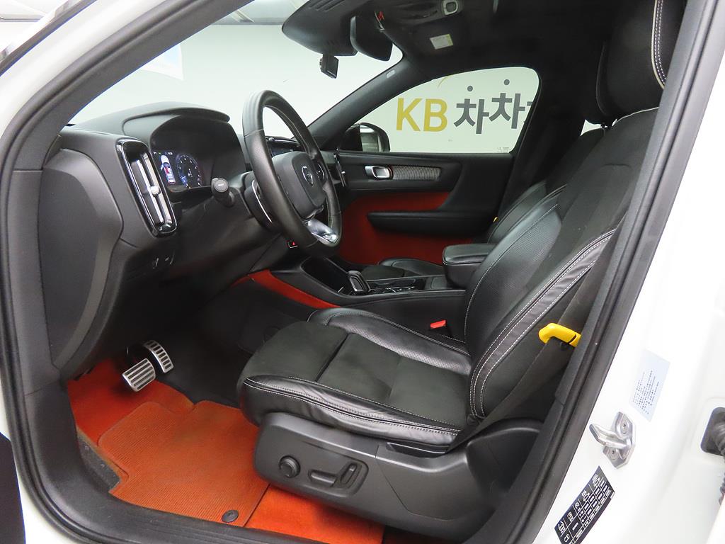 Volvo XC40 - Vista 5