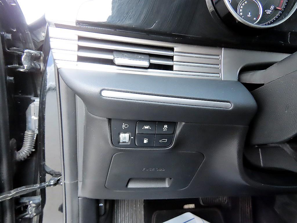 HYUNDAI Grandeur - Vista 12