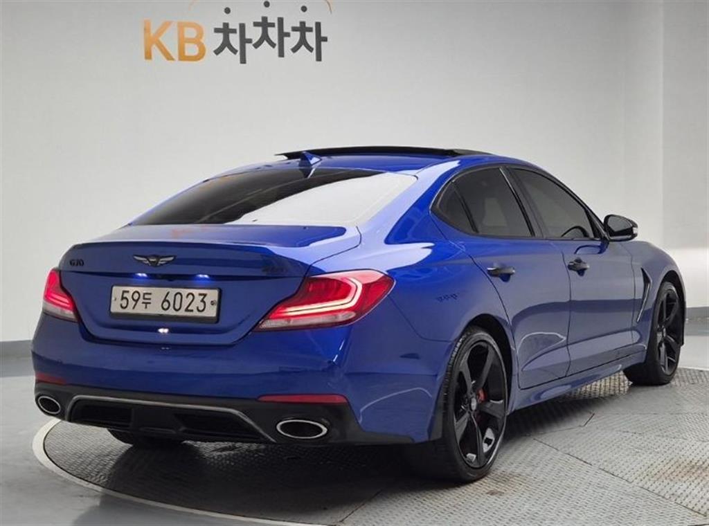 Genesis G70 - Vista 4