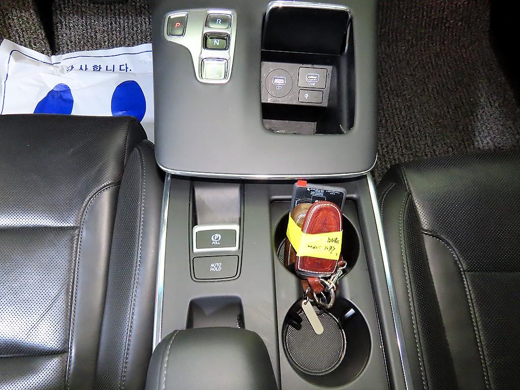 HYUNDAI Grandeur - Vista 12