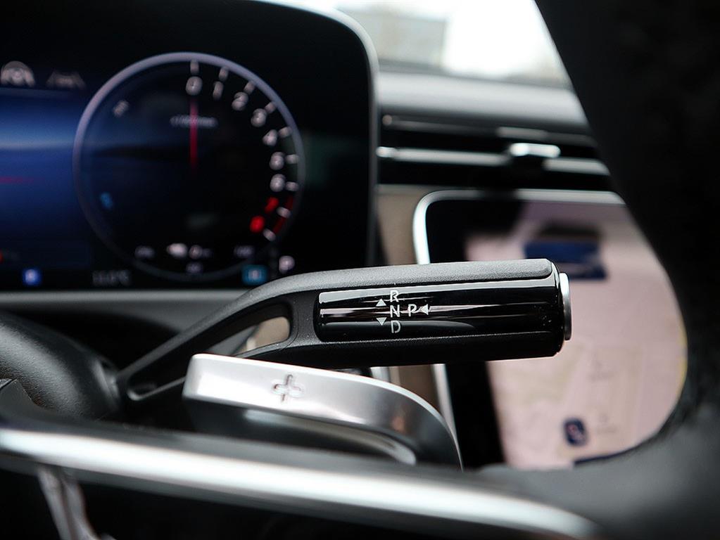 Mercedes Benz E class - Vista 12