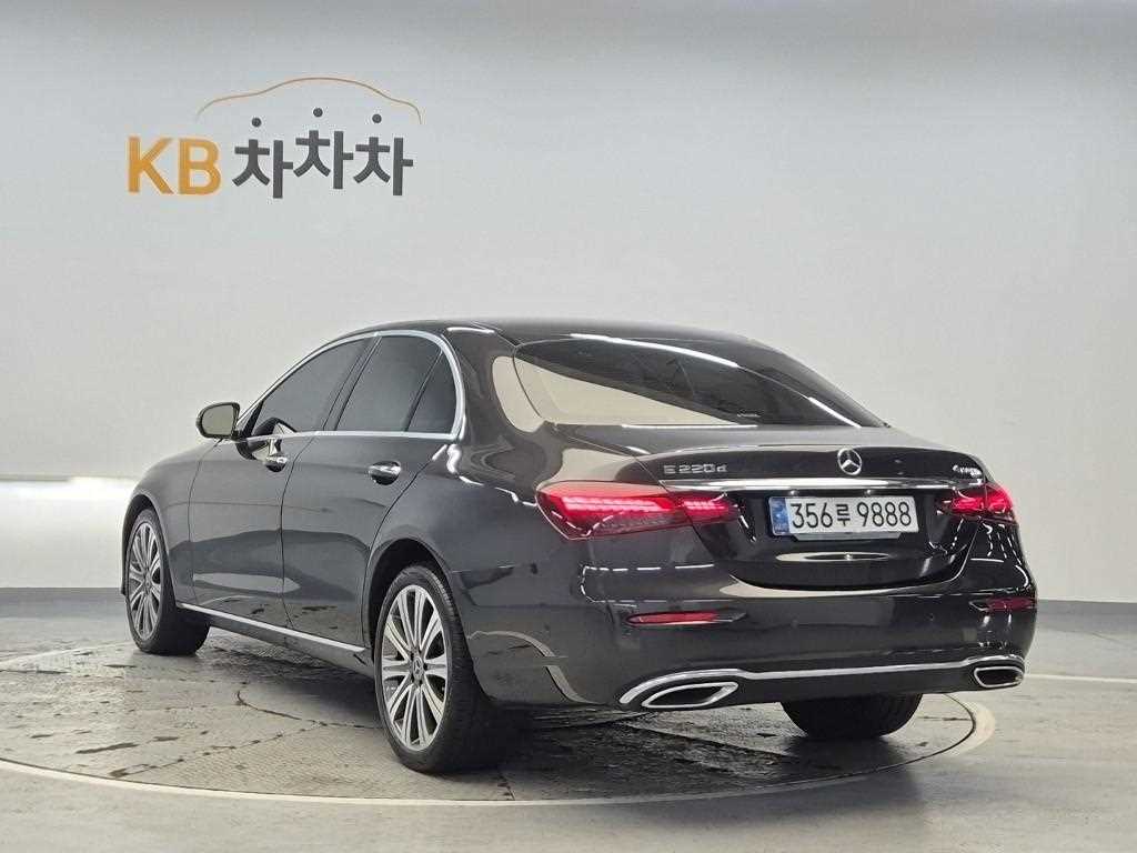 Mercedes Benz E class - Vista 2