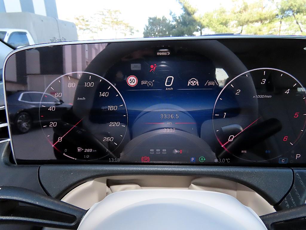 Mercedes Benz E class - Vista 9