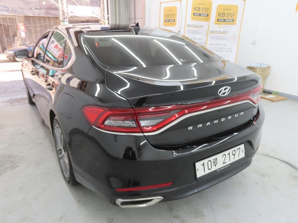 HYUNDAI Grandeur - Vista 4